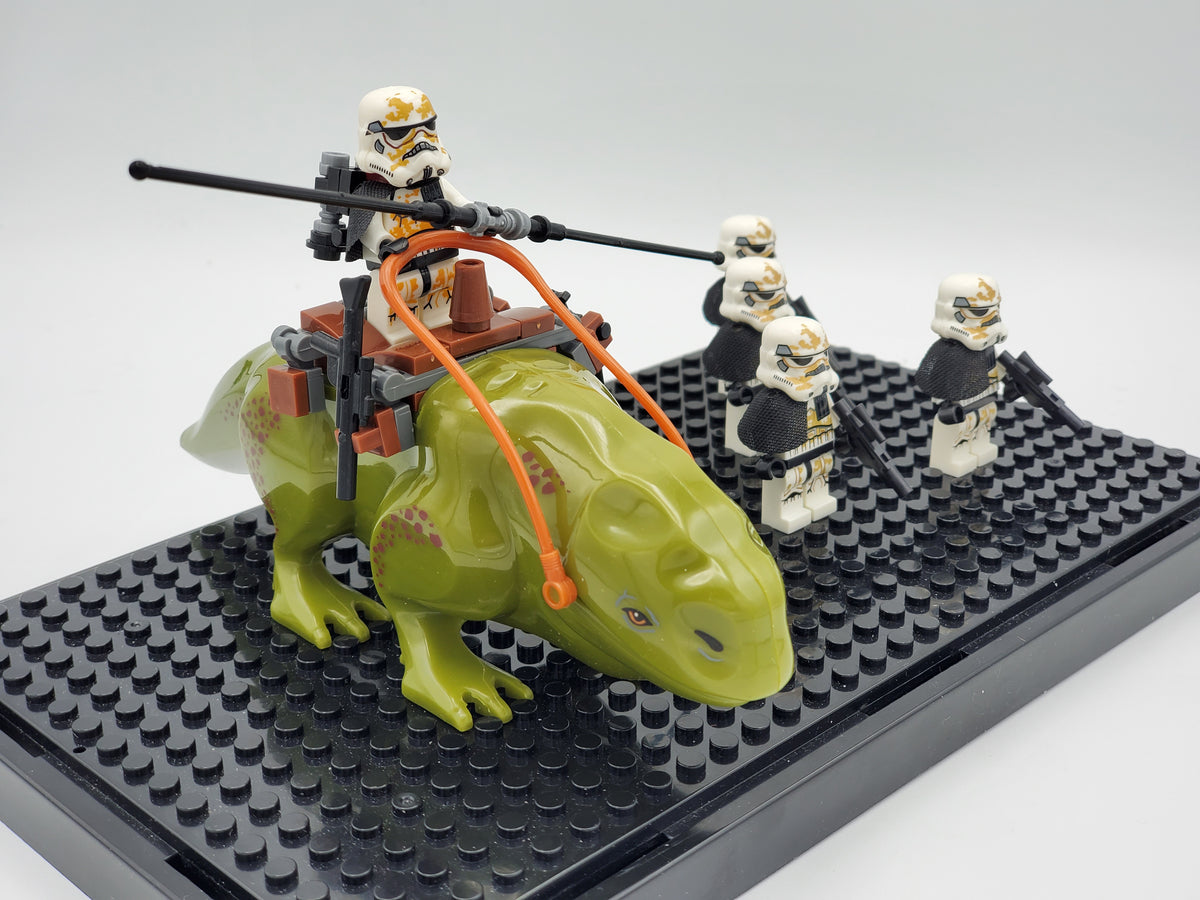 Star Wars Desert Troopers + Dewback 5 Minifigures Set