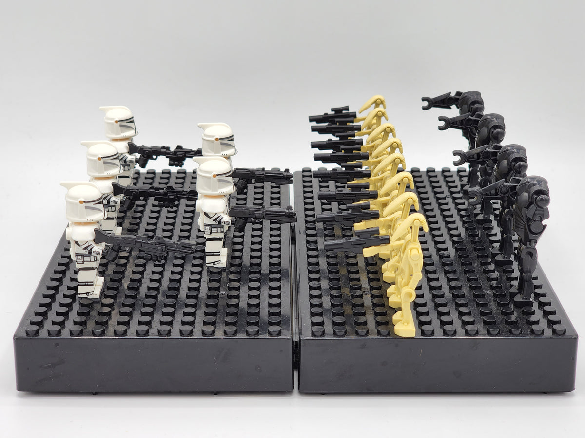 Star Wars Clone Wars Mini Battle Set, Phase 1 Clone Troopers vs Battle Droids with Carrying Case and Foldout Display 18pcs