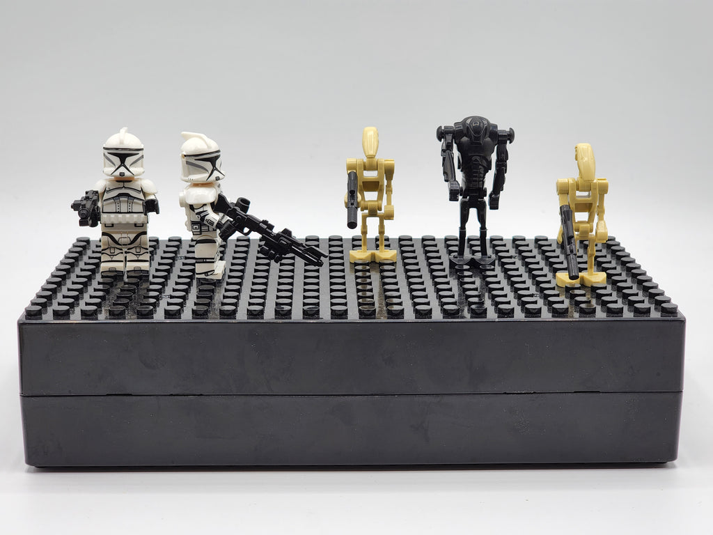 Star Wars Clone Wars Mini Battle Set, Phase 1 Clone Troopers vs Battle Droids with Carrying Case and Foldout Display 18pcs